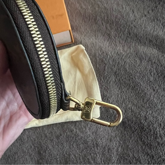LOUIS VUITTON MONOGRAM ROUND COIN WALLET POCHETTE ACCESSOIRES - Picture 5 of 12